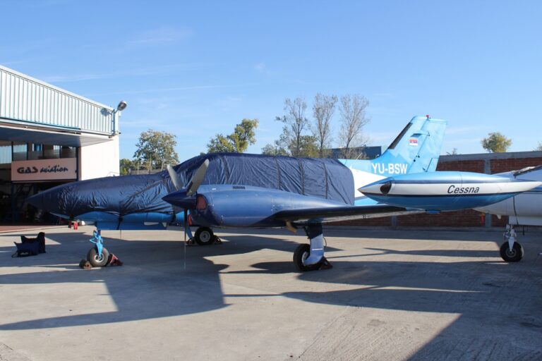 cessna_421b-1