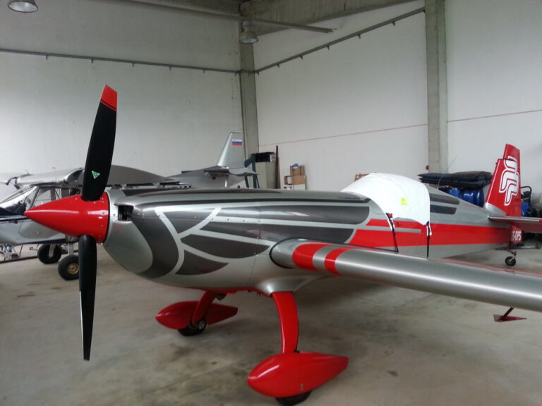 extra330shorty-1