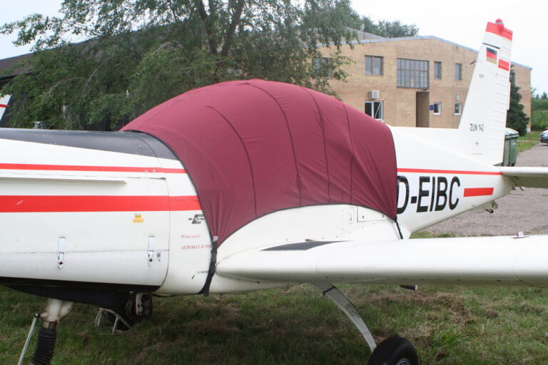 zlin142